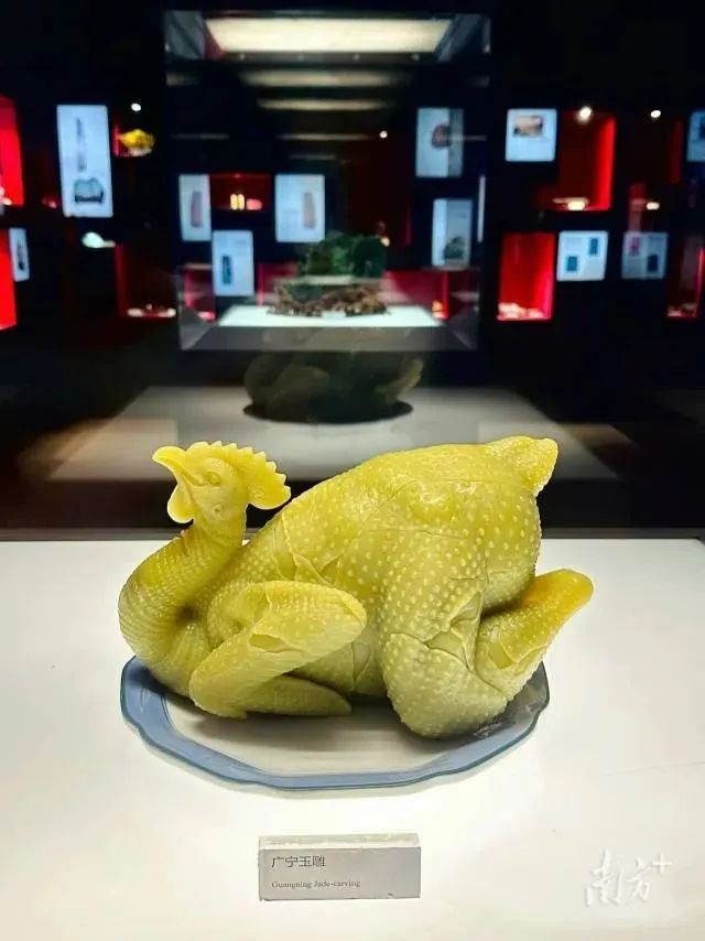场面堪比买黄金！有人大清早就开始排队......
