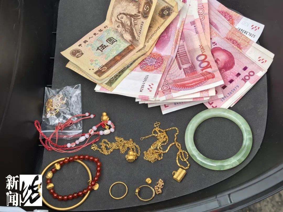 沪一女子报警:离婚后,我那没边界感的“前夫哥”... 沪一女子报警:离婚后,我那没边界感的“前夫哥”...