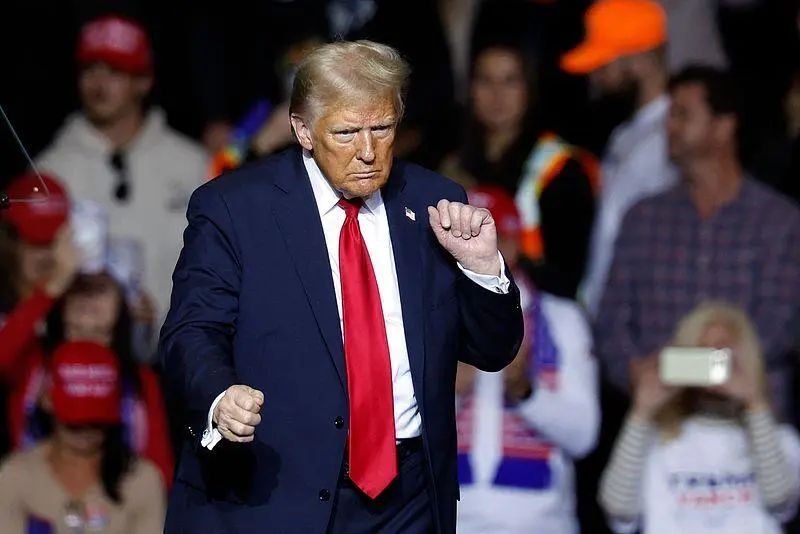 特朗普又要“官宣”胜选？