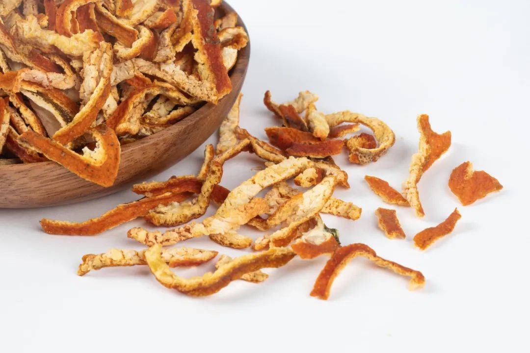 每天在杯里放一小片，健脾消食还助睡眠→