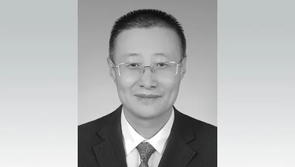 上海一高校原副院长突发疾病去世，终年56周岁