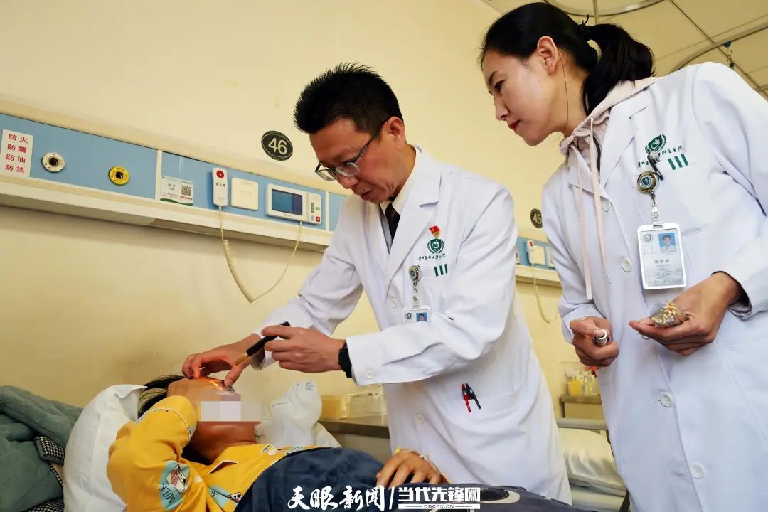女子不慎坠楼眼球掉进鼻子!贵医附院医生紧急手术…… 女子不慎坠楼眼球掉进鼻子!贵医附院医生紧急手术……