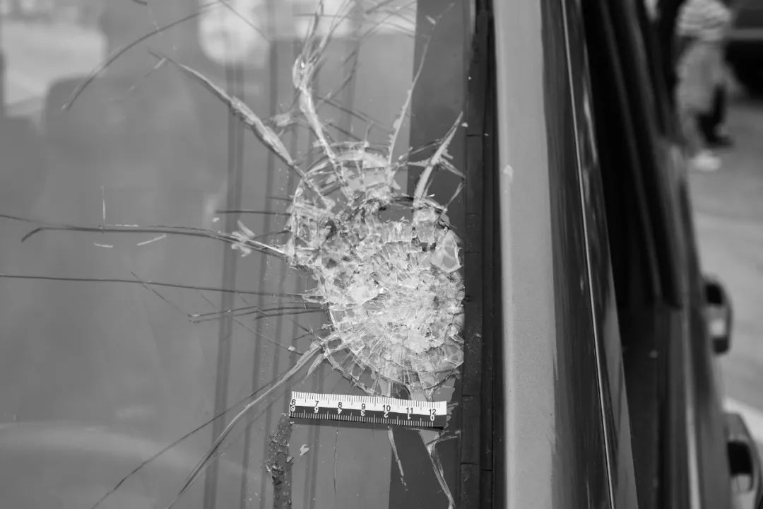 一个真实案例告诉你，骑车为什么一定要戴头盔→