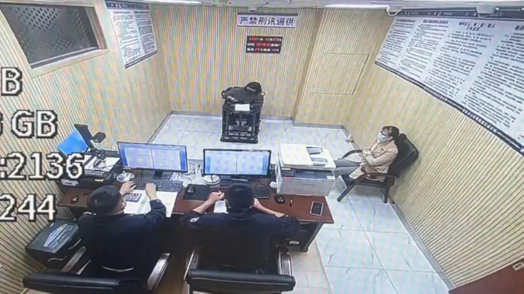 女子拒绝车站安检还强行冲卡、打人？警方：拘！