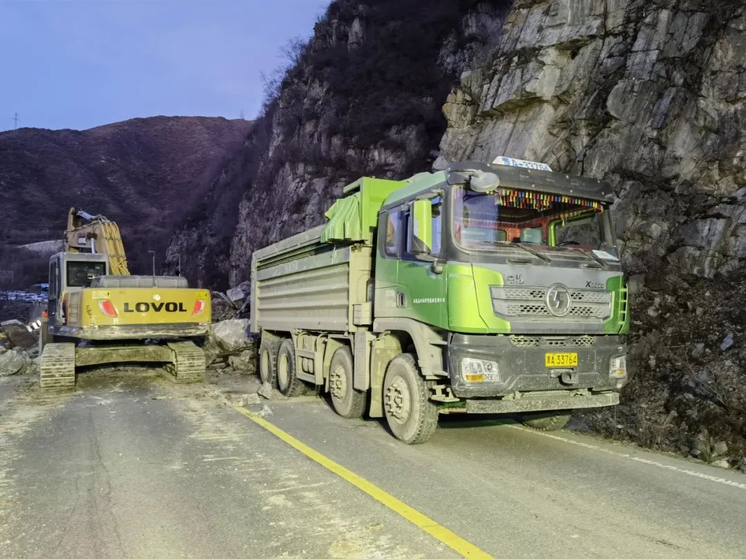 黑泉水库山体坍塌路段解除交通管制