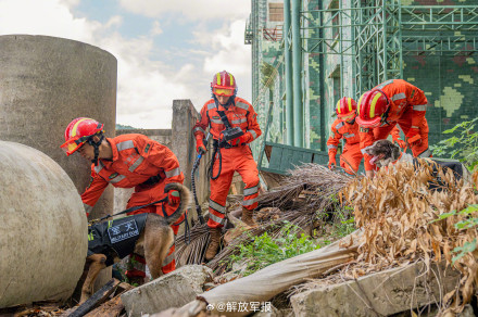够燃!多图直击武警多兵种融合演练现场 够燃!多图直击武警多兵种融合演练现场