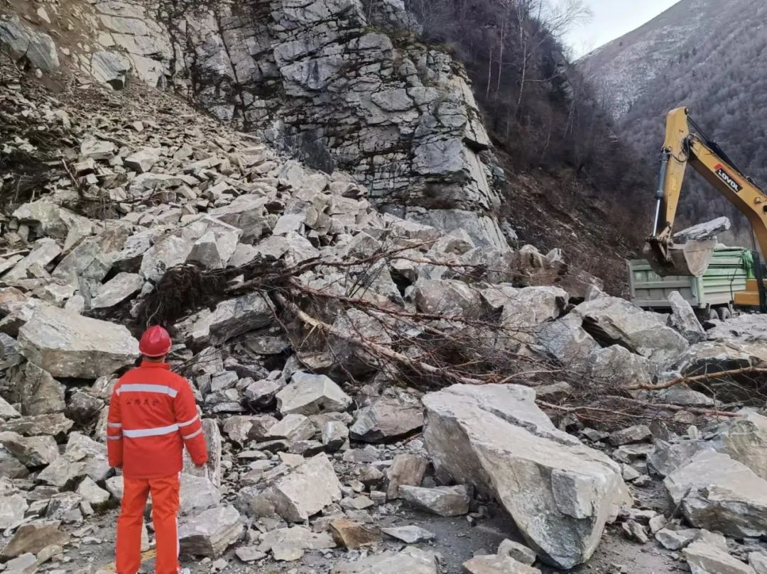 黑泉水库山体坍塌路段解除交通管制