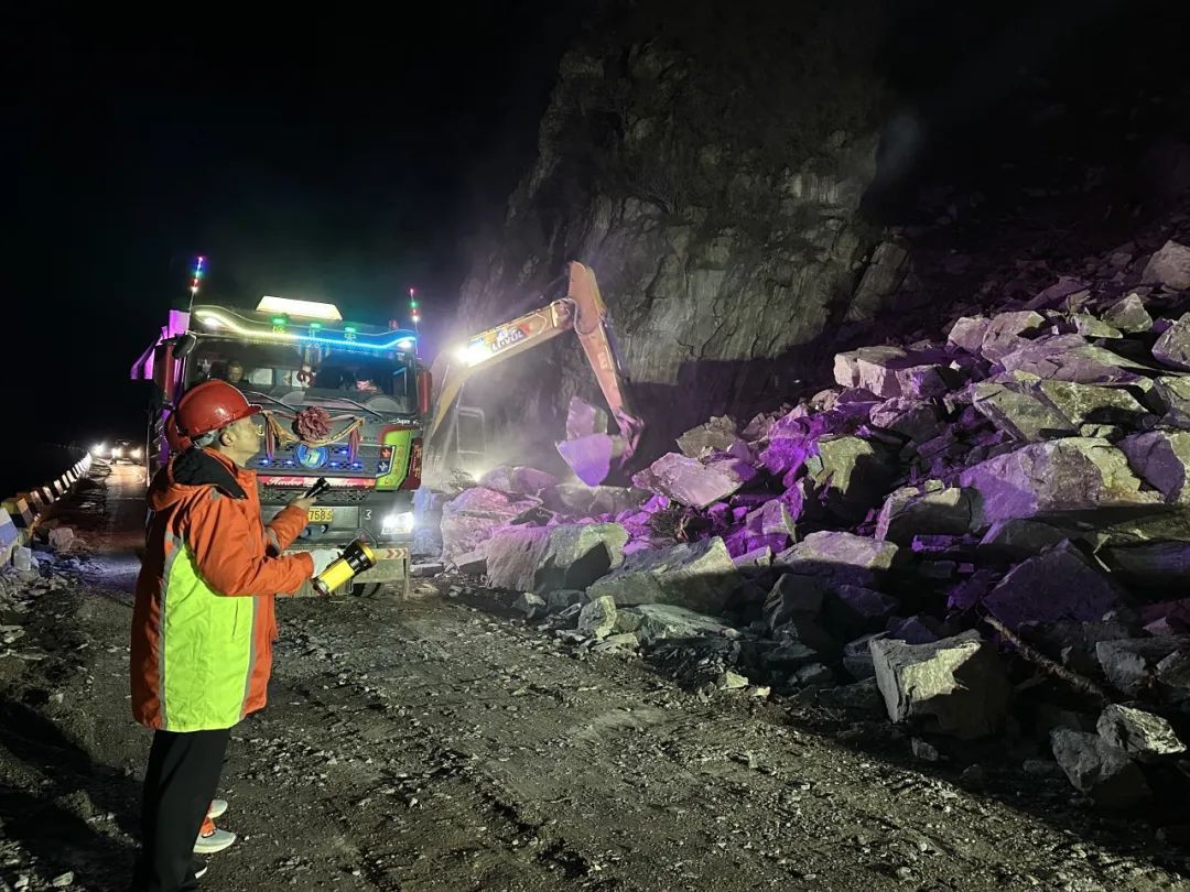 黑泉水库山体坍塌路段解除交通管制
