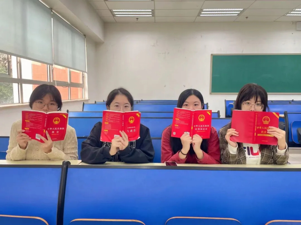 抄笔记！寝室四朵金花全员保研，学霸们的学习秘籍对外公布