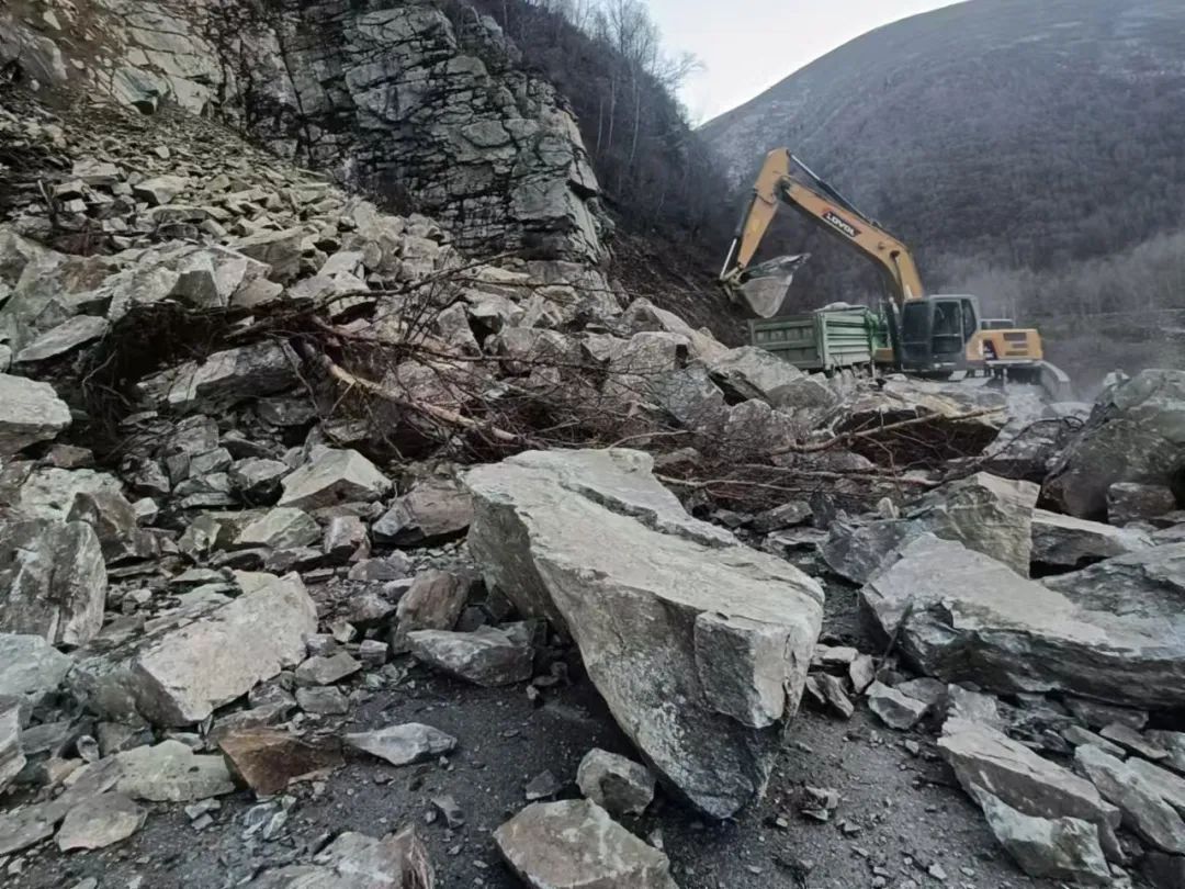 黑泉水库山体坍塌路段解除交通管制