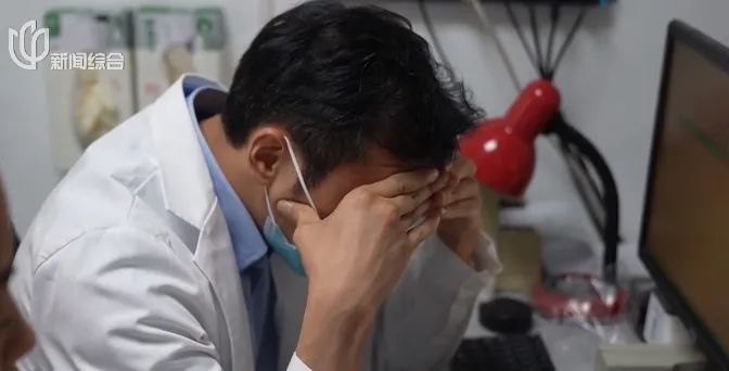 上海知名三甲医院的"小胖鸡医生"火了！不胖、很帅，情绪价值给满！