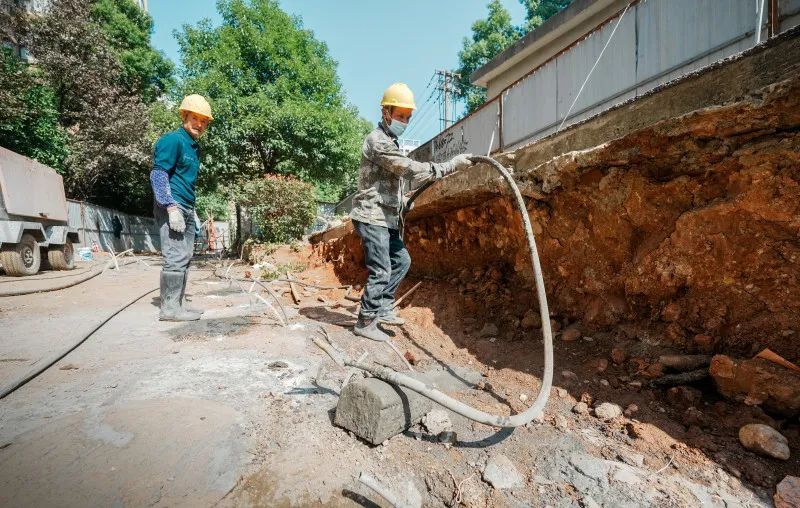 长沙一小区出现路面沉降,获开发商赔偿85万余元修复费用! 长沙一小区出现路面沉降,获开发商赔偿85万余元修复费用!