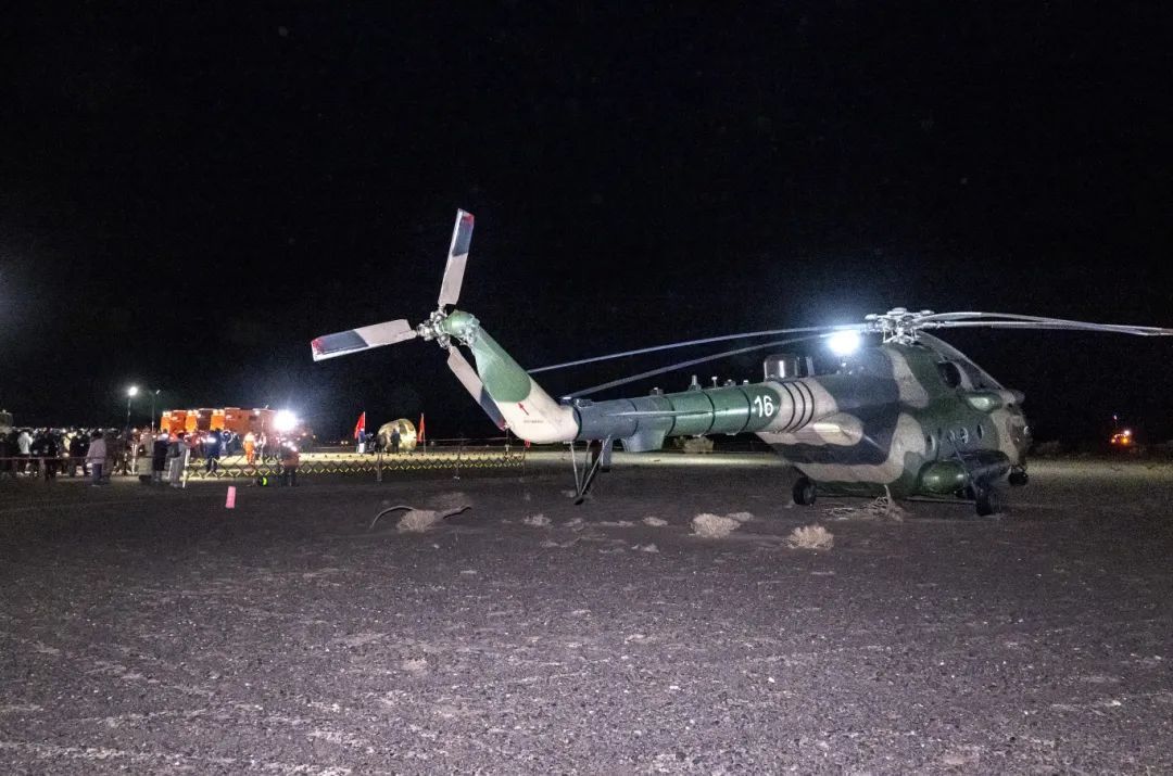 神舟十八号成功返回！记者在现场见证航天英雄回家