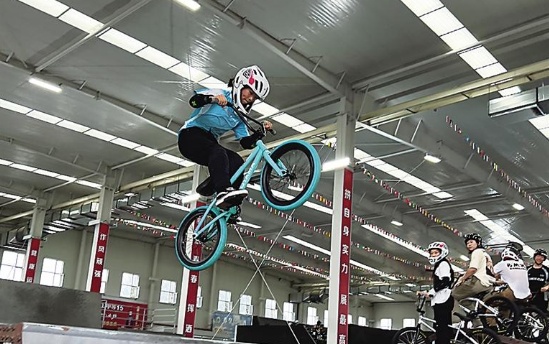 河北10岁“小孩姐”,全国冠军! 河北10岁“小孩姐”,全国冠军!