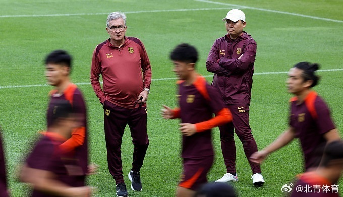 国足新一期名单敲定 27人先赴阿联酋备战 国足新一期名单敲定 27人先赴阿联酋备战