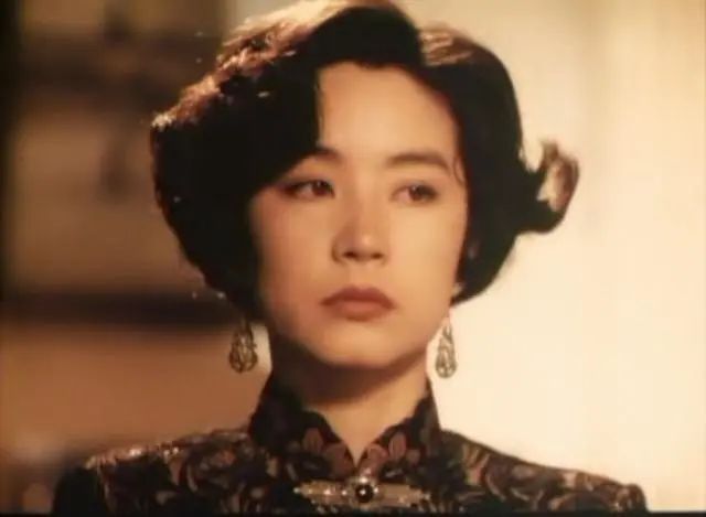 林青霞晒照庆祝70岁生日，网友：岁月从不败美人
