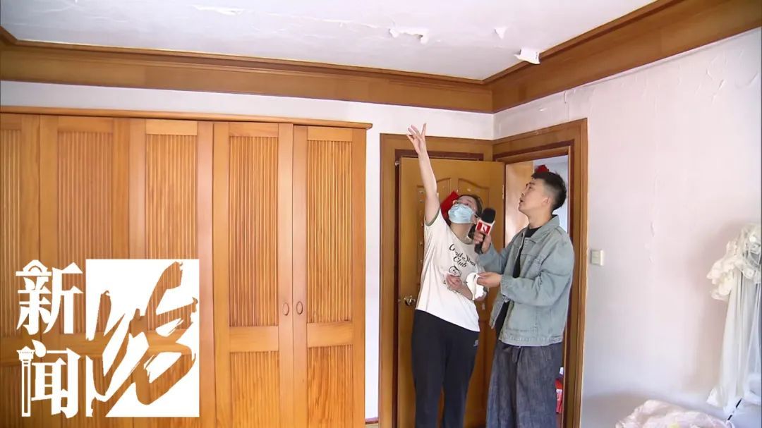 楼上一个操作,自家一片狼藉!沪一女子抓狂:有家不能住…