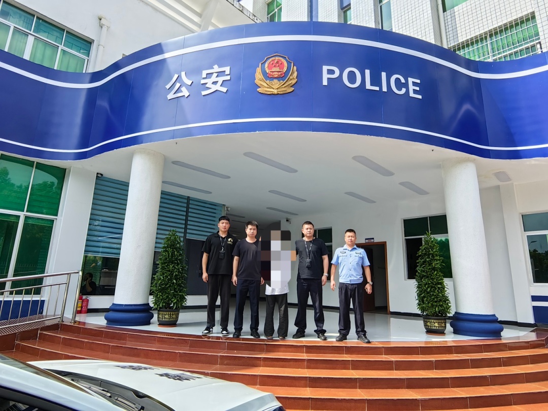 砸车窗进“铁窗”！两男子盗窃车内财物终被抓！