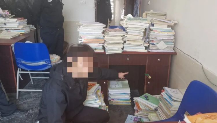 4名“校园大盗”落网!四川广安公安追回多部被盗手机...... 4名“校园大盗”落网!四川广安公安追回多部被盗手机......