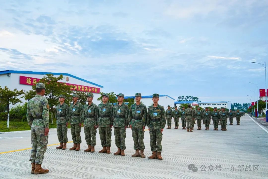 新兵入营一月余，他们有了怎样的变化？