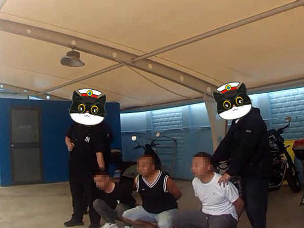 在医院偷盗百余张身份证企图用于倒卖药品,三人被警方抓获 在医院偷盗百余张身份证企图用于倒卖药品,三人被警方抓获