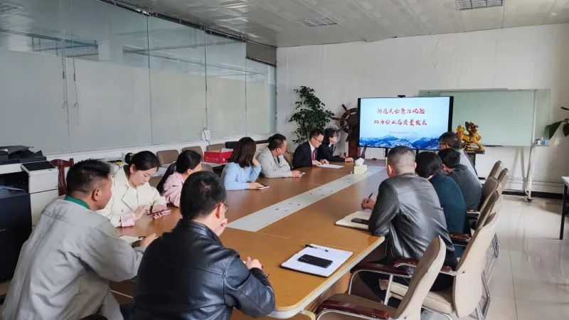 伪造、隐瞒、冒领……一番操作后,工人的钱流进他的口袋 伪造、隐瞒、冒领……一番操作后,工人的钱流进他的口袋