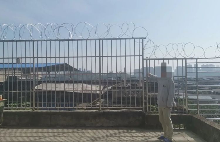 4名“校园大盗”落网!四川广安公安追回多部被盗手机...... 4名“校园大盗”落网!四川广安公安追回多部被盗手机......