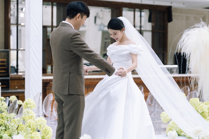 喜讯传来！她官宣结婚