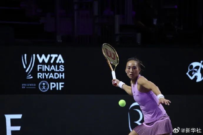 赢了!郑钦文拿下关键战,赛后向观众致歉 赢了!郑钦文拿下关键战,赛后向观众致歉