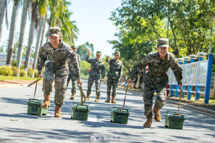 武警官兵开展多课目强化训练