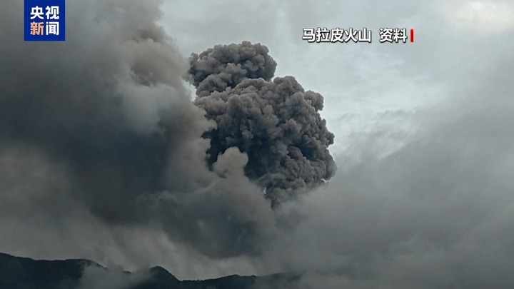 印尼一火山喷发影响超万人 附近居民:没有提前察觉到任何信号 印尼一火山喷发影响超万人 附近居民:没有提前察觉到任何信号