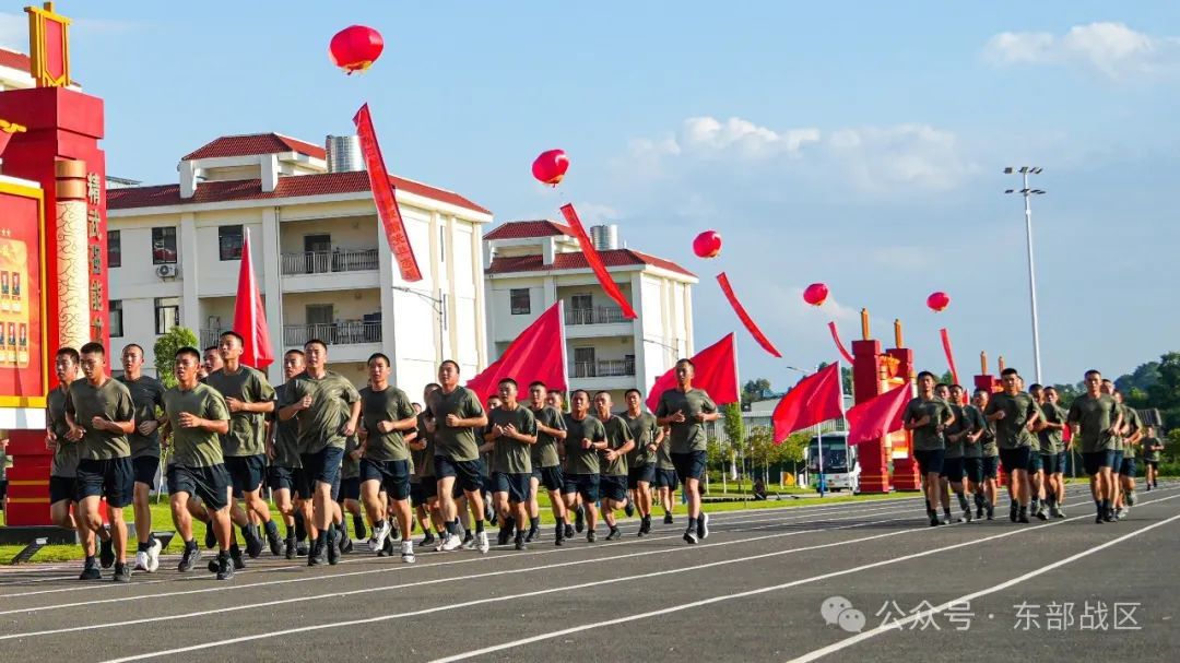 新兵入营一月余，他们有了怎样的变化？