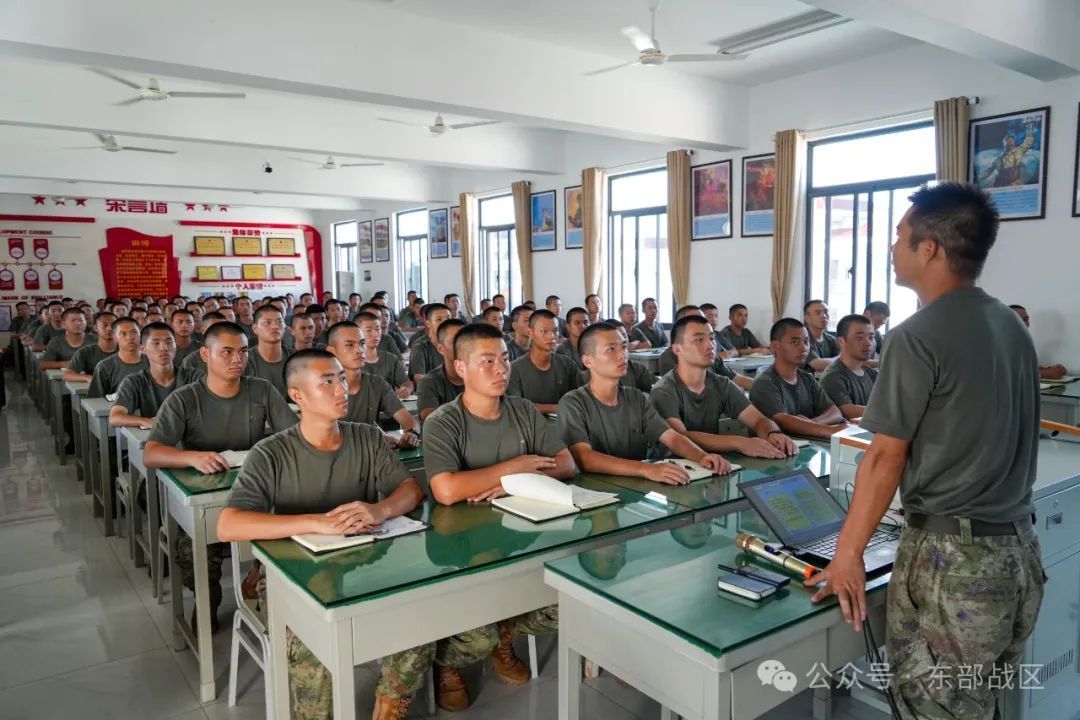 新兵入营一月余，他们有了怎样的变化？