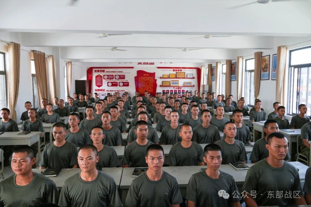 新兵入营一月余，他们有了怎样的变化？