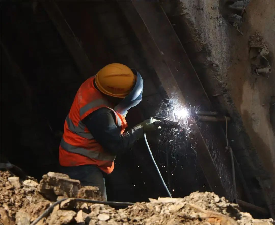 隧贯山河!三条设计时速350公里的高铁隧道贯通 隧贯山河!三条设计时速350公里的高铁隧道贯通