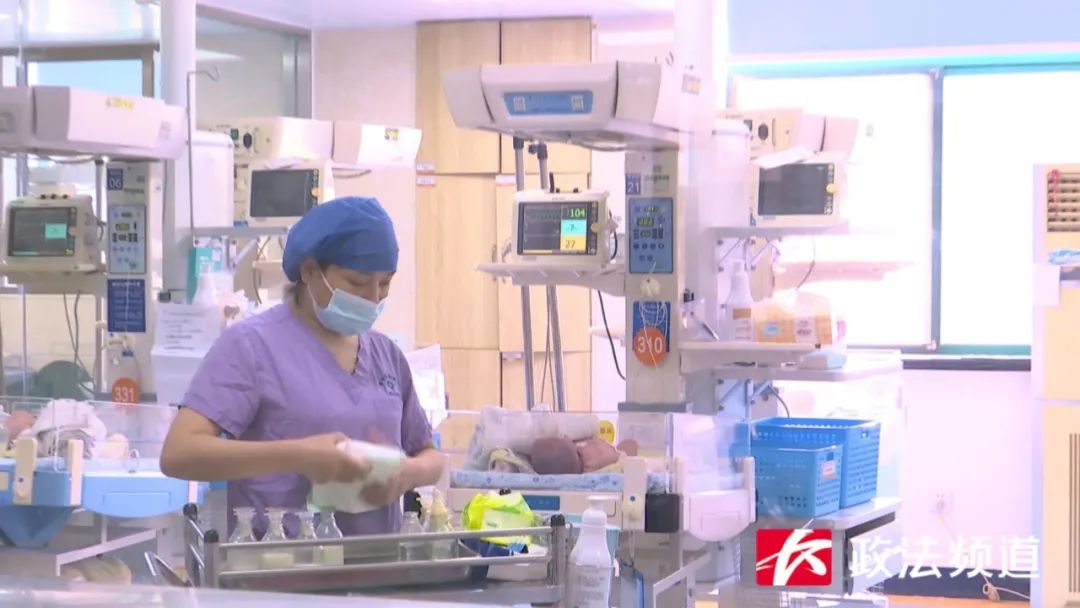 孕妇“放纵餐”后高烧不退，紧急剖腹产下男婴！医生提醒→