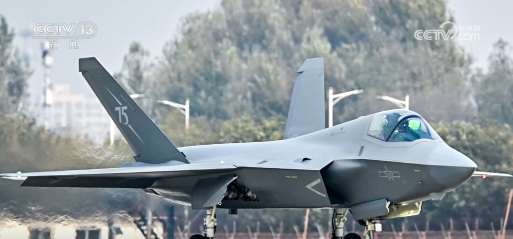 又一“国之重器”亮相 中国空军再添强军利器 又一“国之重器”亮相 中国空军再添强军利器