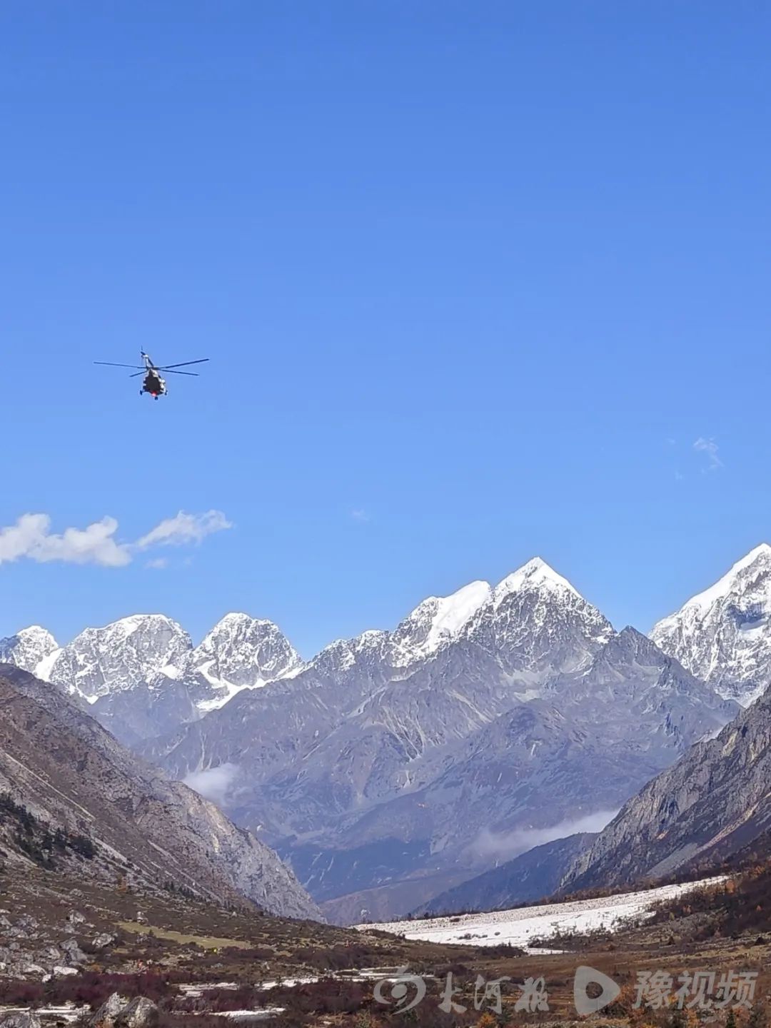 “曾有人问能否上山帮运遗体”！游客白海子登山失联，当地：或违规进山