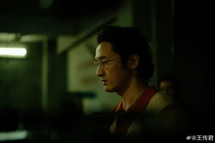 知名男演员交罚款干这事...网友吵翻了！