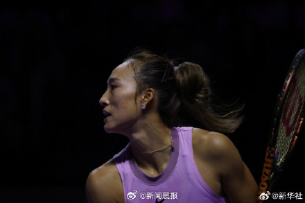 拿下小组生死战再创纪录，郑钦文挺进半决赛