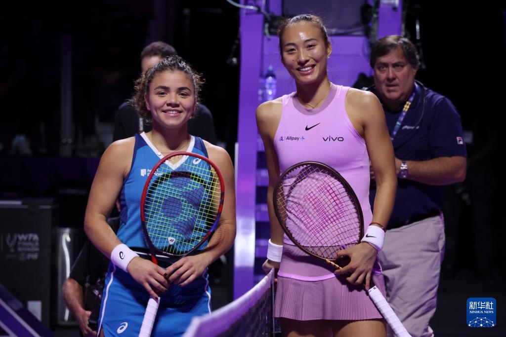 WTA年终总决赛：郑钦文晋级半决赛