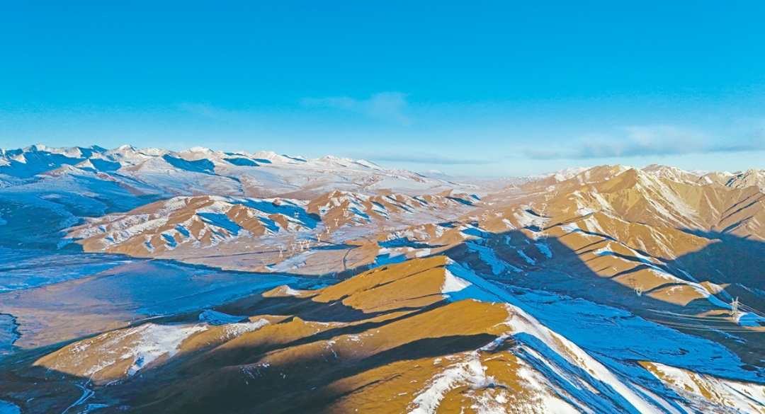 每天近三千人奔赴日出之旅!青海拉脊山又火了 每天近三千人奔赴日出之旅!青海拉脊山又火了