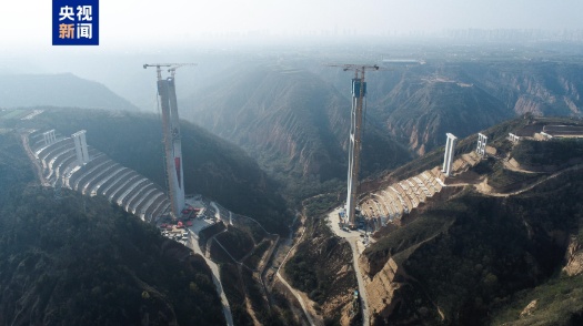 西北地区最高索塔！G244线庆阳张铁沟特大桥4号主塔主体封顶