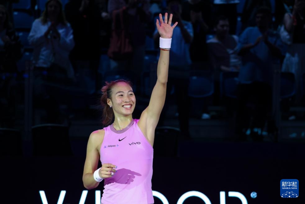 WTA年终总决赛：郑钦文晋级半决赛