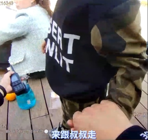 小朋友哪里人？-我是家里的人 被童言童语“打败”的警察蜀黍...