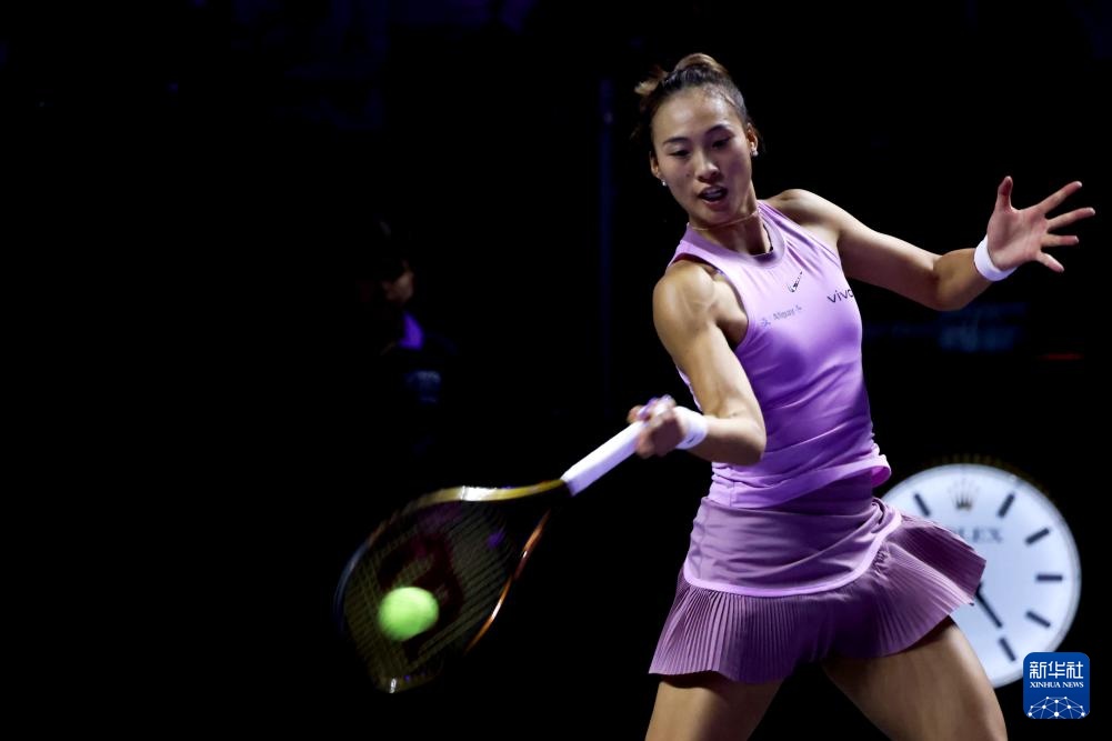 WTA年终总决赛：郑钦文晋级半决赛
