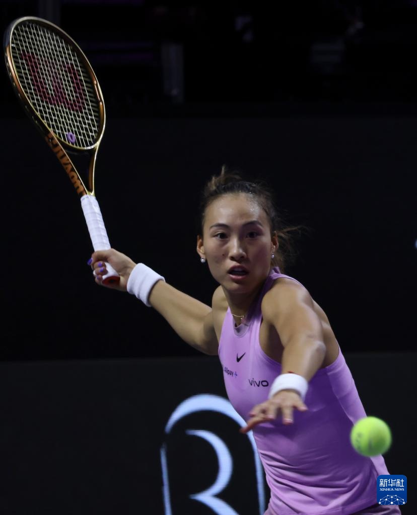 WTA年终总决赛：郑钦文晋级半决赛