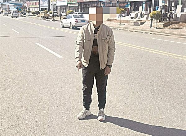 男子稀里糊涂被撞，醒来不知何人所为，警方查看监控发现……