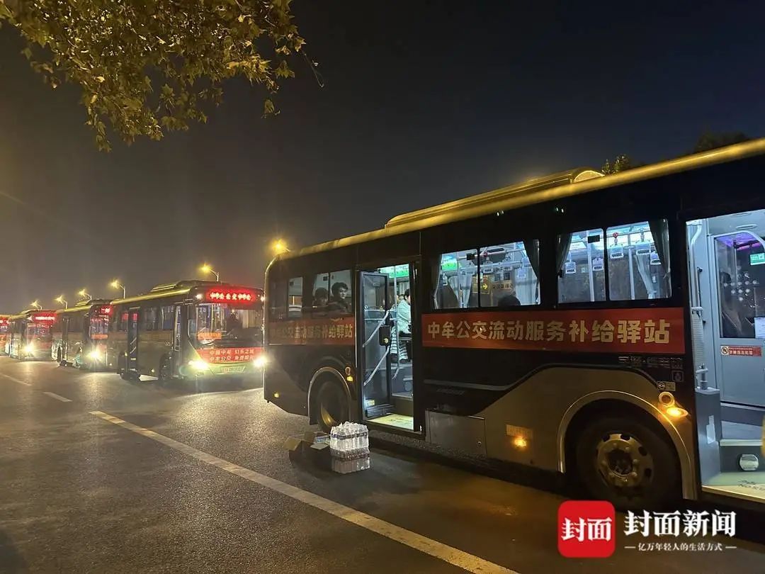 探访火爆的“夜骑开封”：青春狂欢背后，安全考验在持续