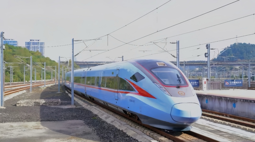 出发！爽爽贵阳⇋神奇九寨的直达列车成功首开